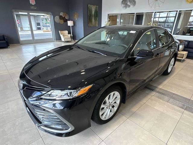 Used 2024 Toyota Camry LE AWD/4WD image 7