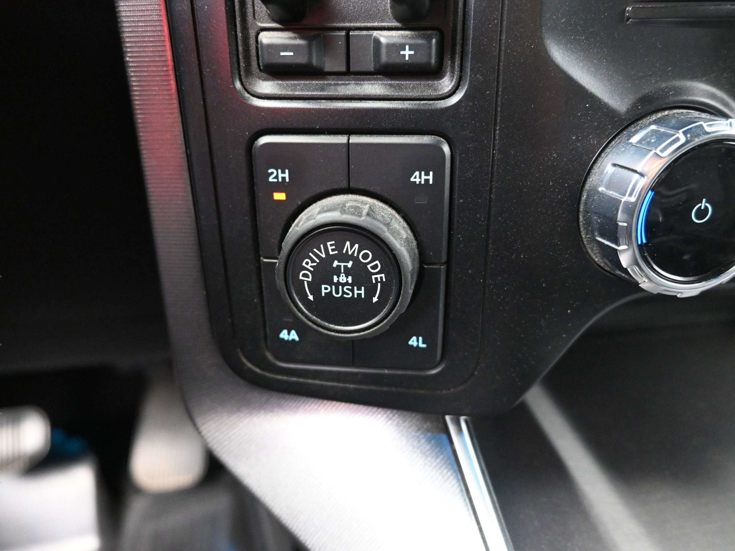 Certified 2024 Ford F150 Platinum w/ Equipment Group 702A High image 42