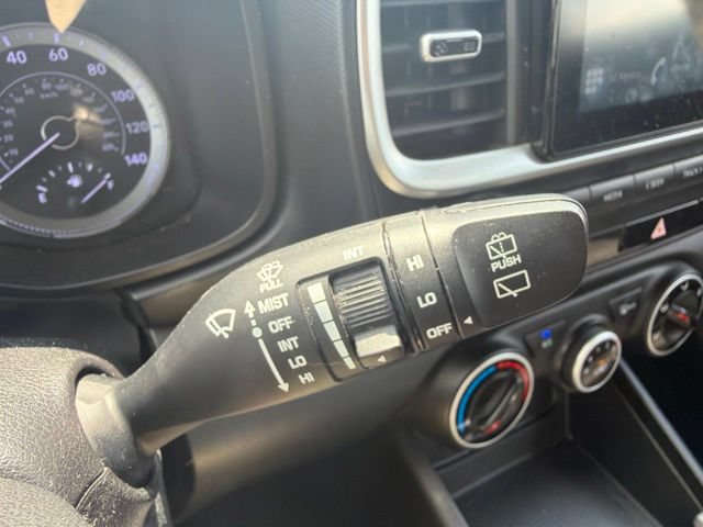 Used 2021 Hyundai Venue SE FWD image 31