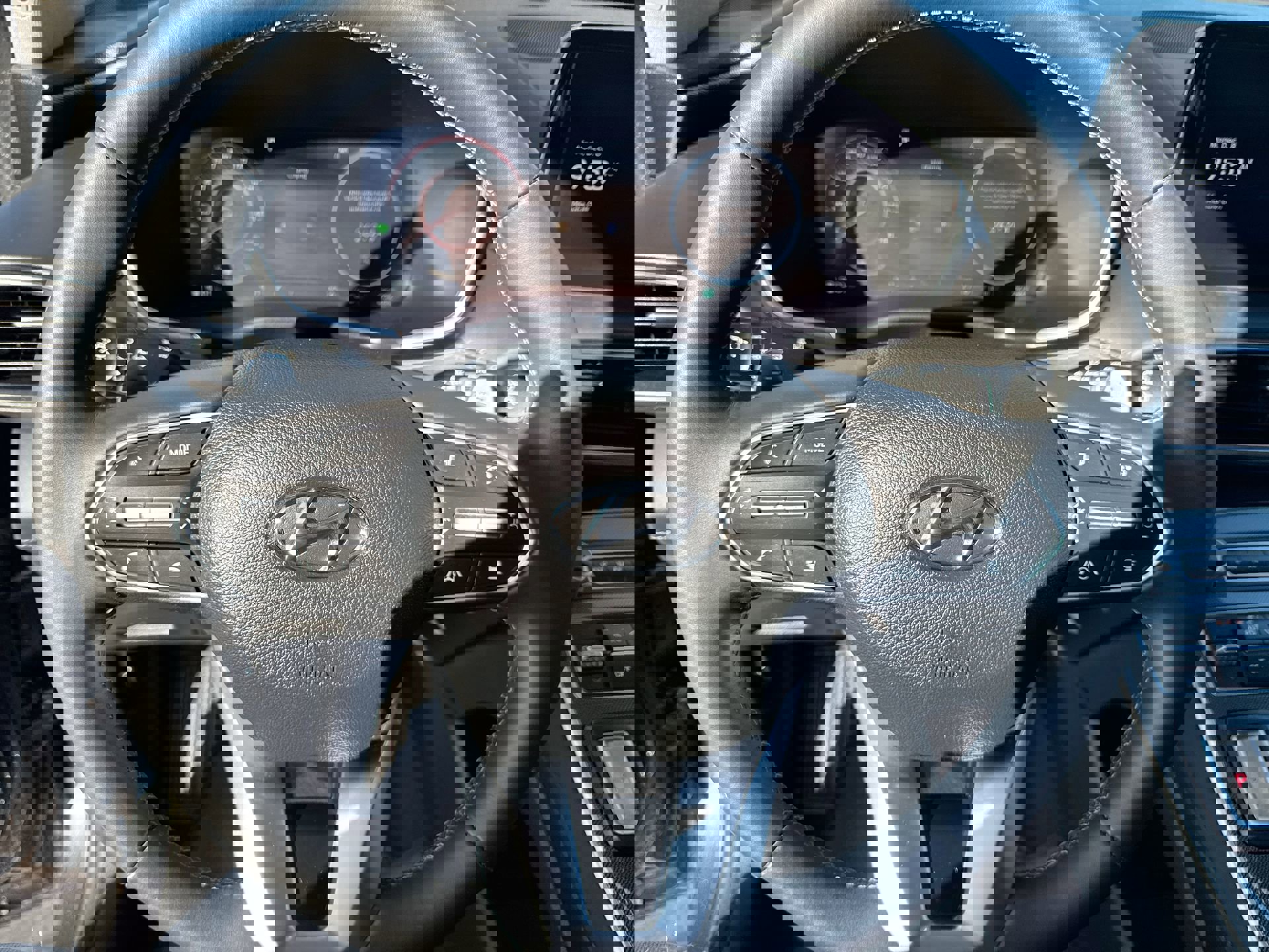 Used 2023 Hyundai Santa Fe Limited image 16