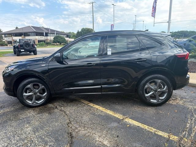 Certified 2024 Ford Escape ST-Line w/ Tech Pack #1 AWD/4WD image 4