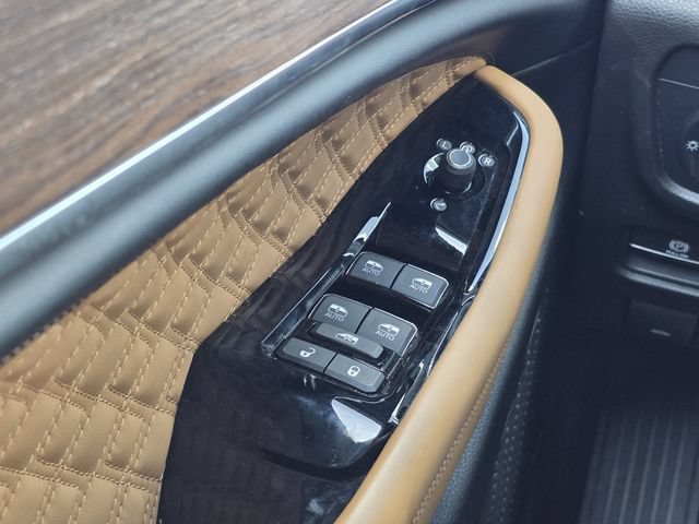 Used 2023 Jeep Grand Cherokee Summit w/ Luxury Tech Group V RWD image 18