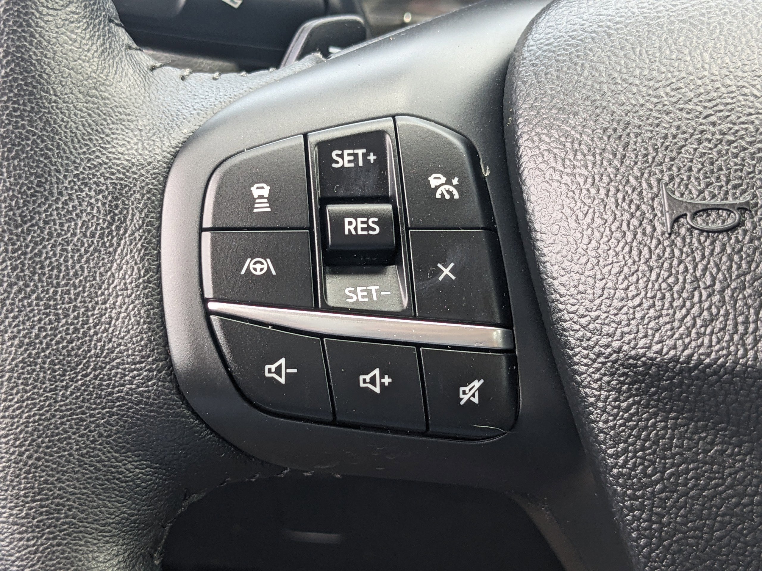 Certified 2020 Ford Escape Titanium image 16