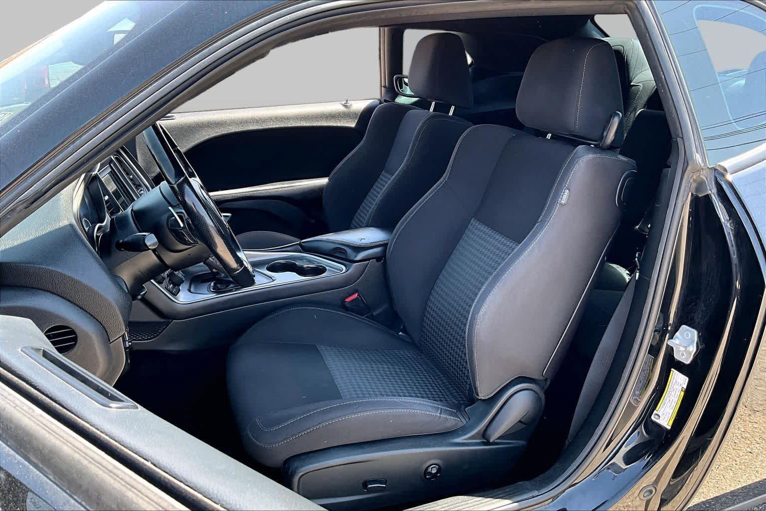 Used 2019 Dodge Challenger R/T RWD image 8