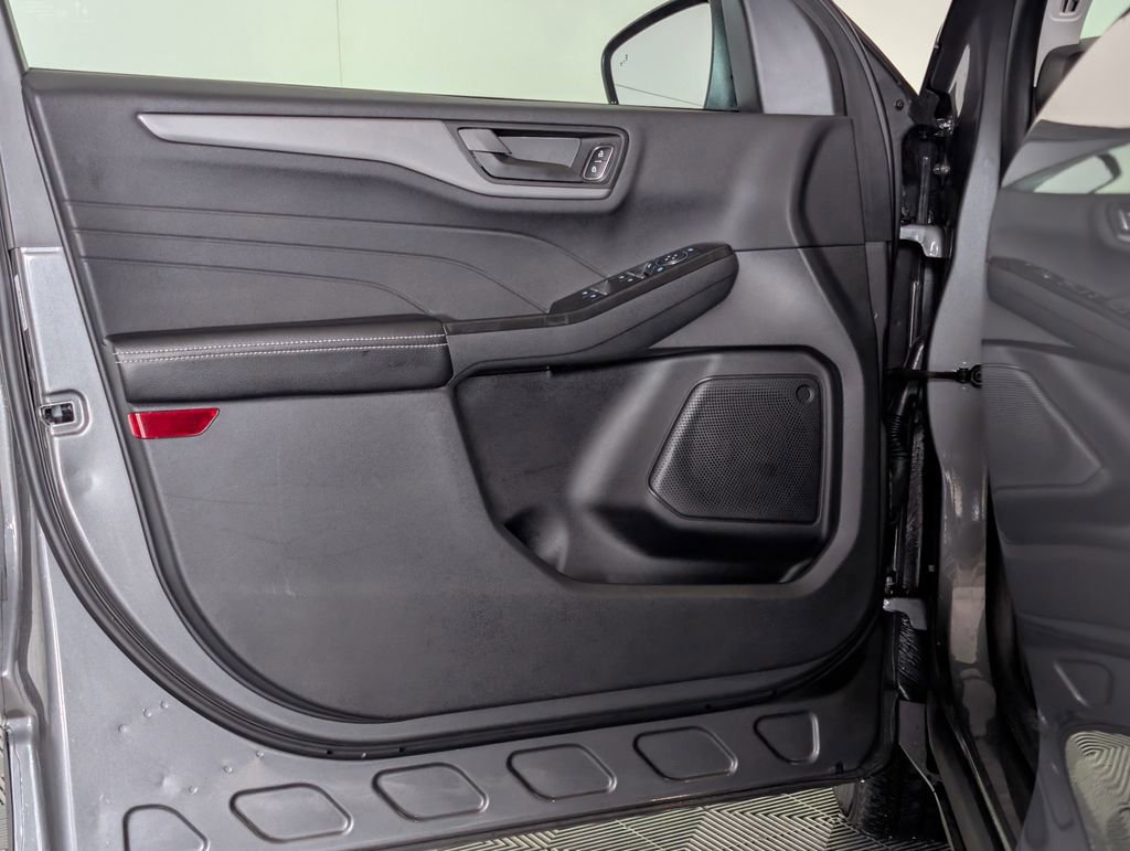 Certified 2025 Ford Escape Active FWD image 23