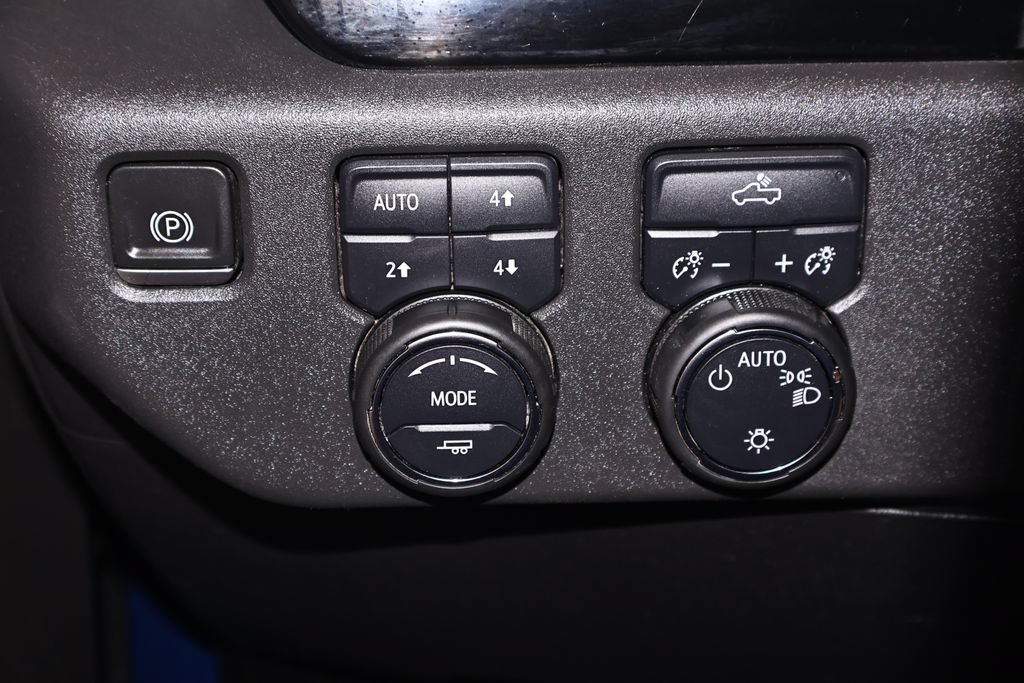 Used 2022 Chevrolet Silverado 1500 LT AWD/4WD image 25