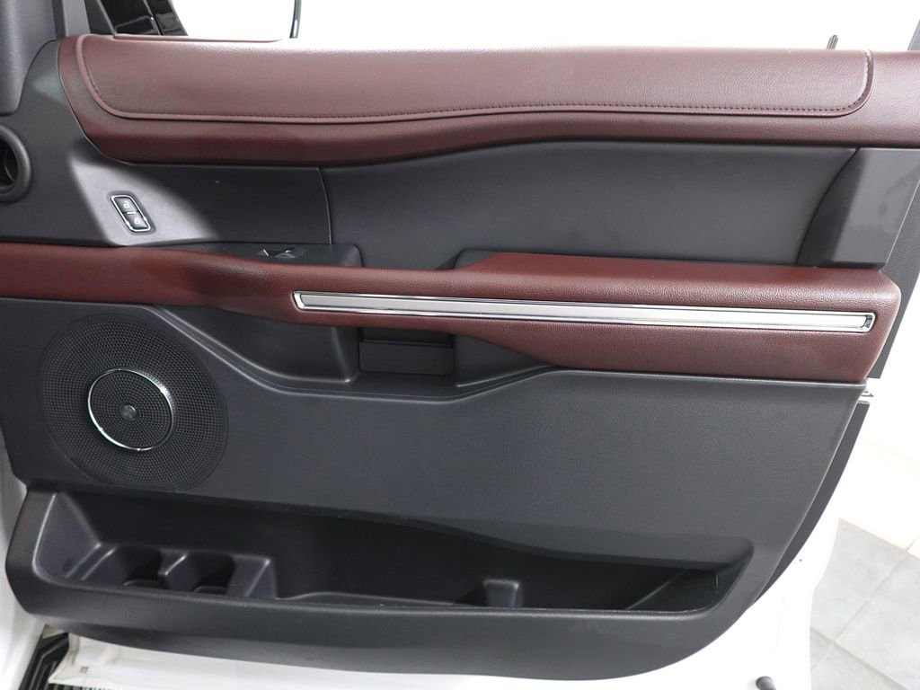 Certified 2024 Ford Expedition Limited image 30