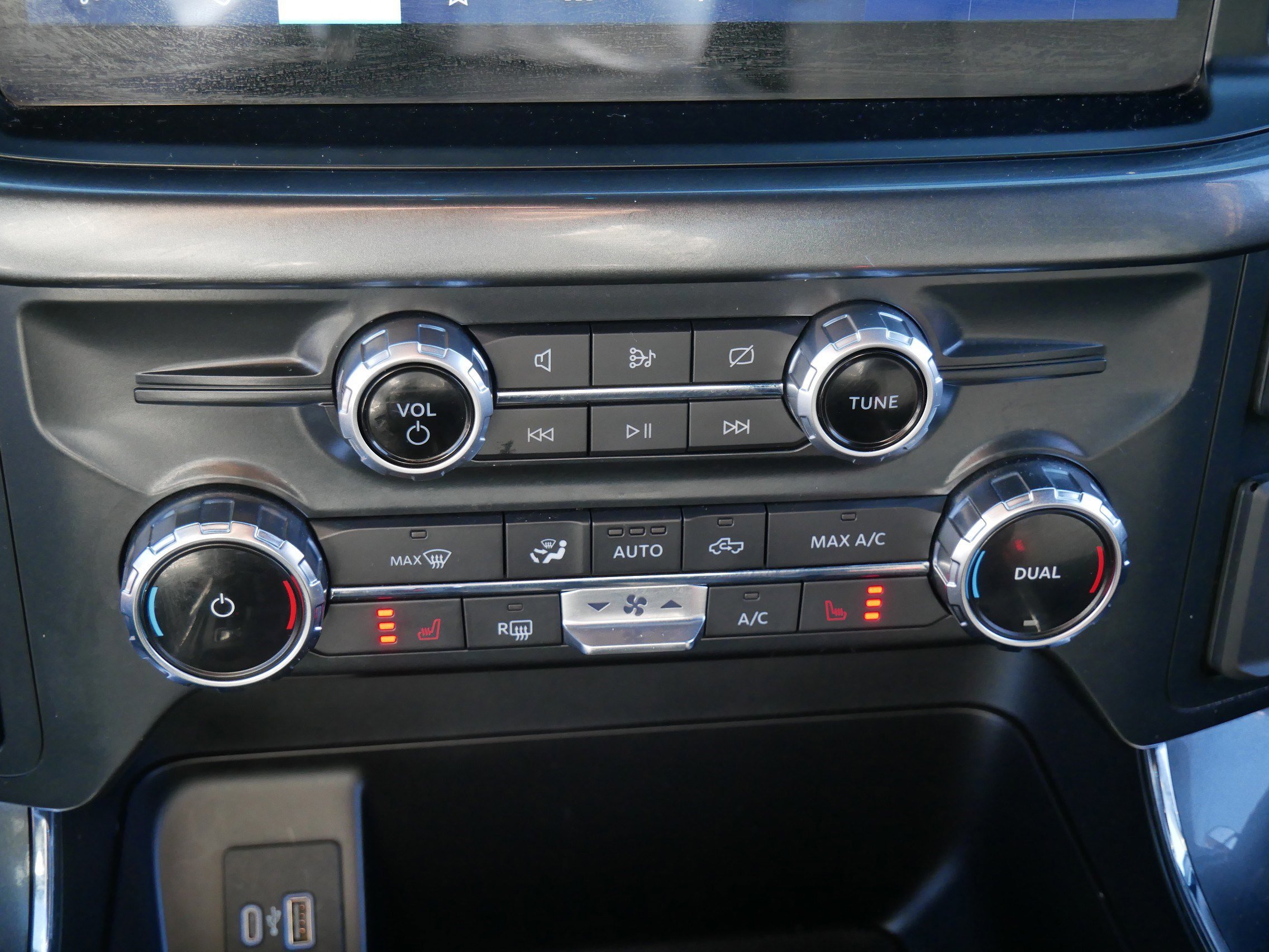 Certified 2022 Ford F150 XLT w/ Equipment Group 302A High image 37