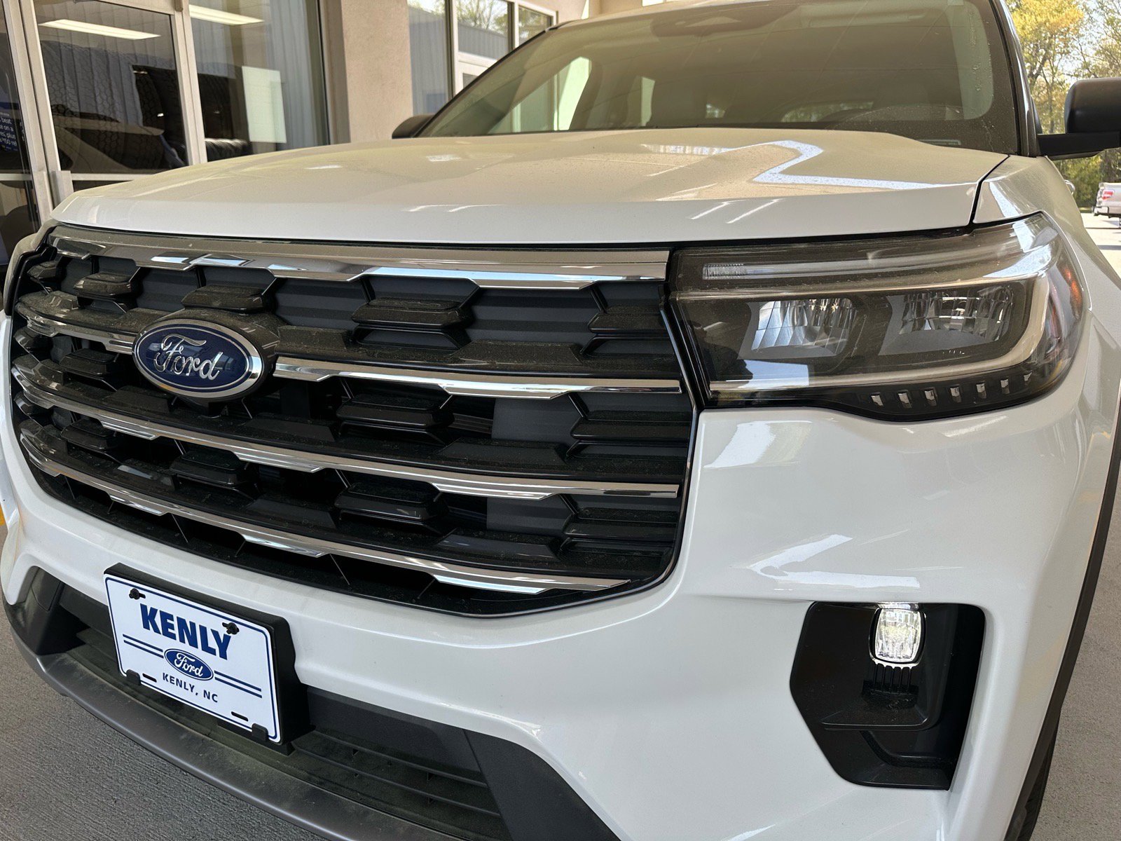 Certified 2025 Ford Explorer Active w/ Active Comfort Package RWD image 1