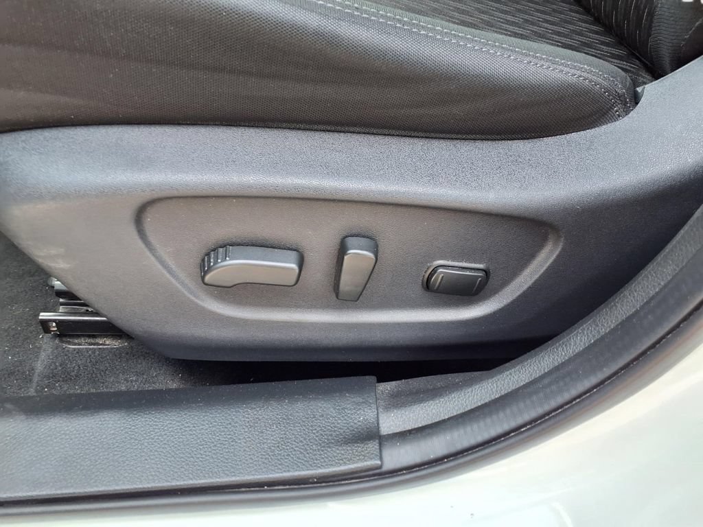 Used 2019 Nissan Rogue SV FWD image 26