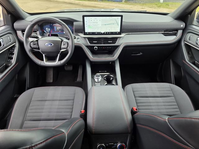 Certified 2025 Ford Explorer ST-Line image 8