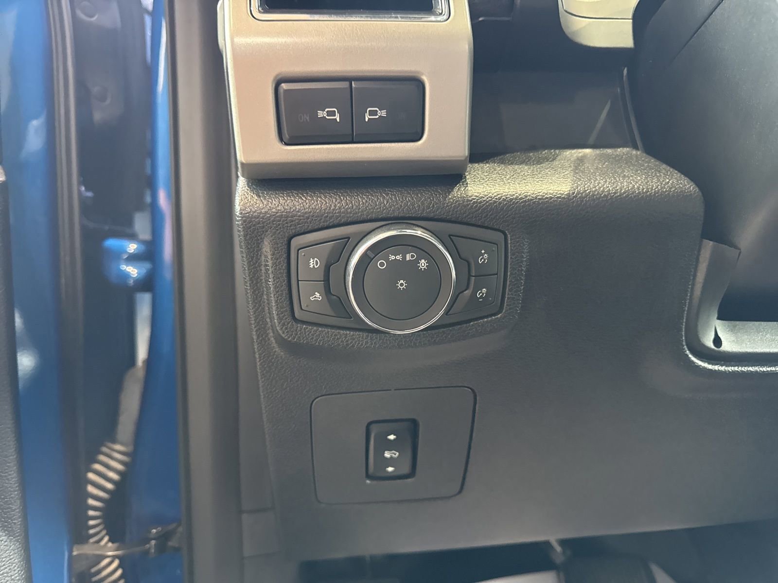 Certified 2017 Ford F150 Lariat w/ Equipment Group 502A Luxury image 31