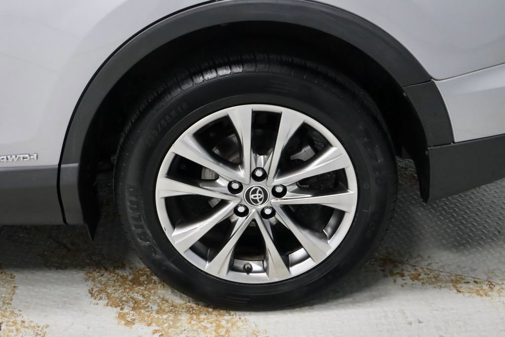 Used 2018 Toyota RAV4 Limited AWD/4WD image 19