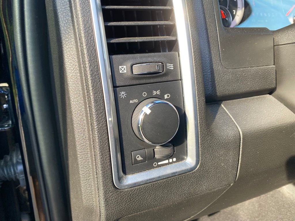 Used 2024 RAM 1500 Warlock AWD/4WD image 16