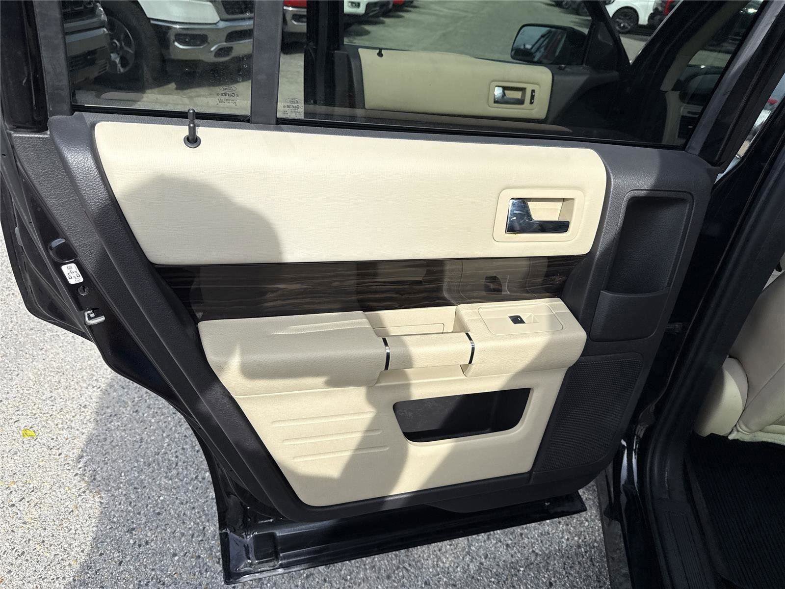 Certified 2019 Ford Flex SEL w/ Equipment Group 202A image 25