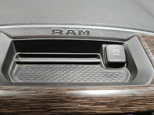 Used 2020 RAM 1500 Laramie AWD/4WD image 35