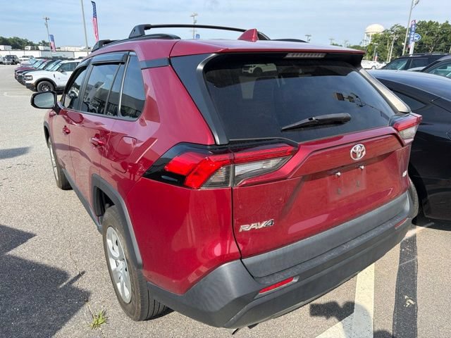 Used 2021 Toyota RAV4 LE FWD image 4