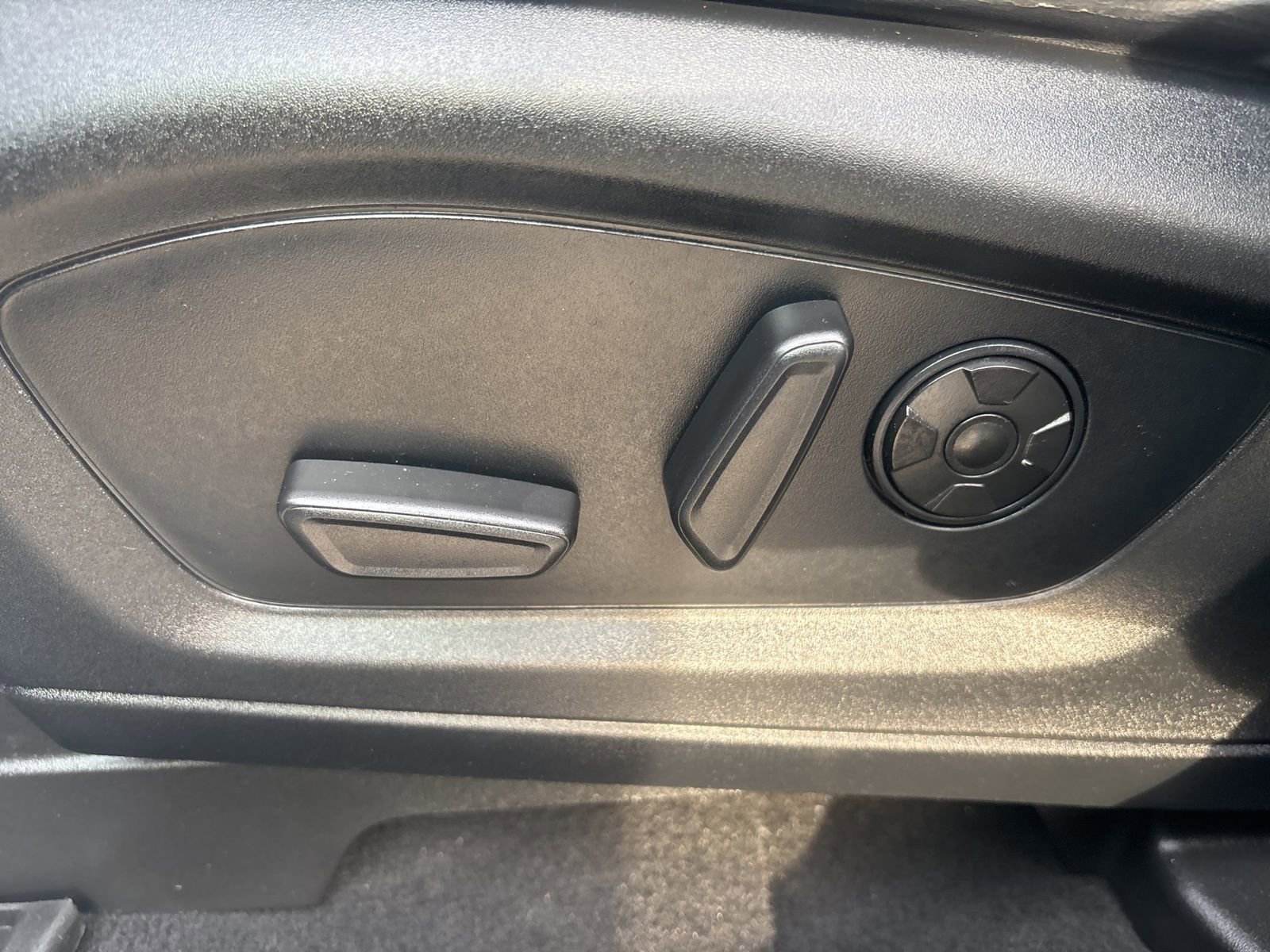 Certified 2022 Ford Explorer Platinum w/ Equipment Group 601A image 30