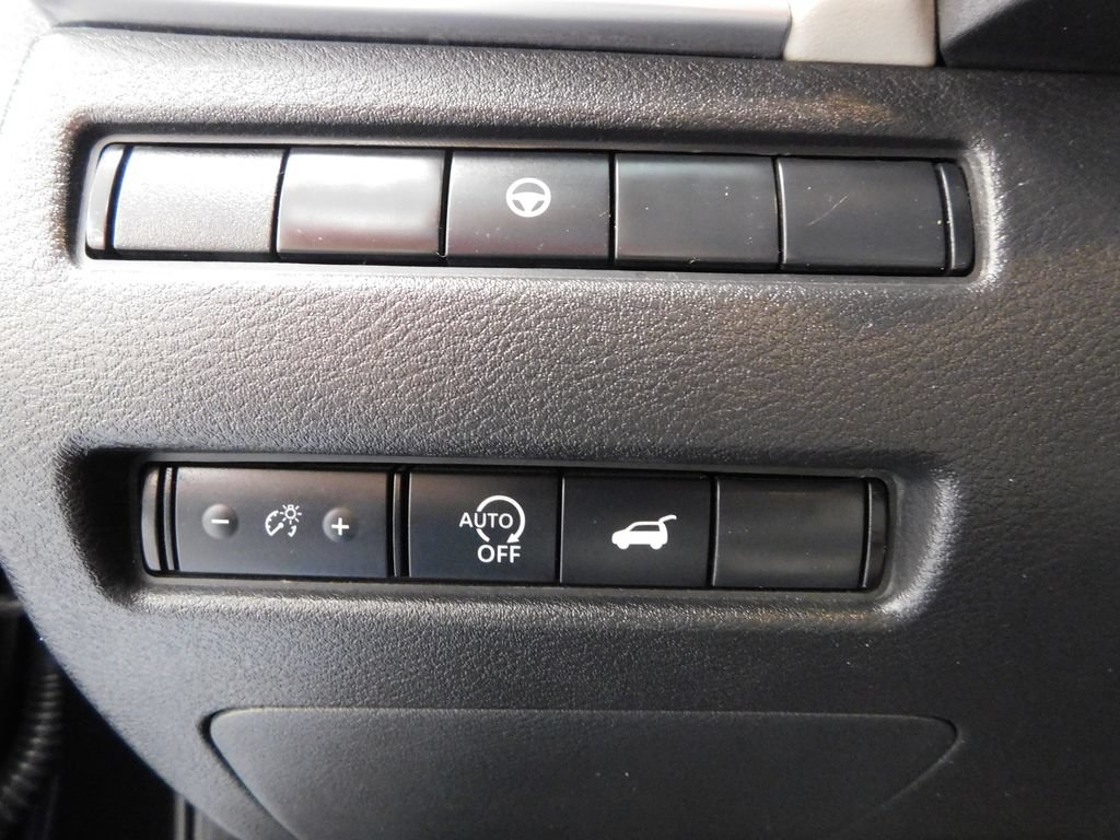 Used 2025 Nissan Rogue SV AWD/4WD image 20