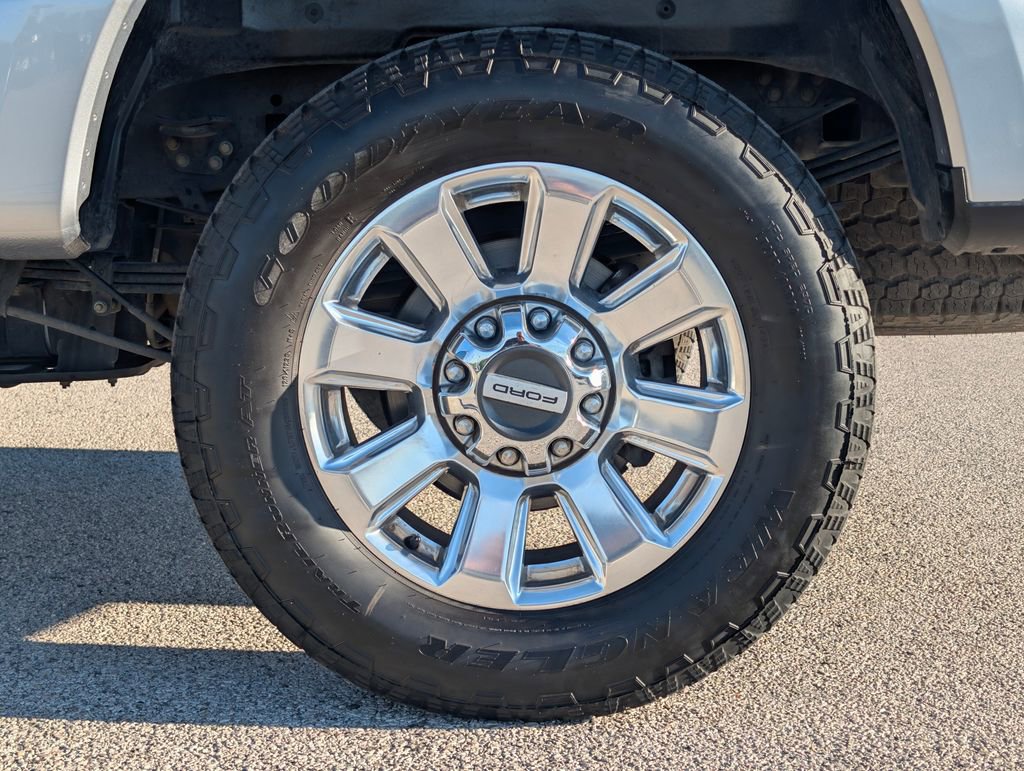 Certified 2021 Ford F250 Platinum w/ FX4 Off-Road Package AWD/4WD image 26