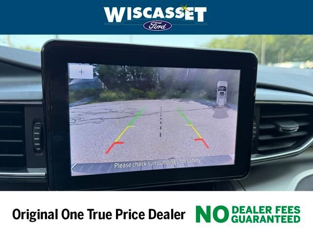 Certified 2022 Ford Explorer XLT w/ Equipment Group 202A image 15