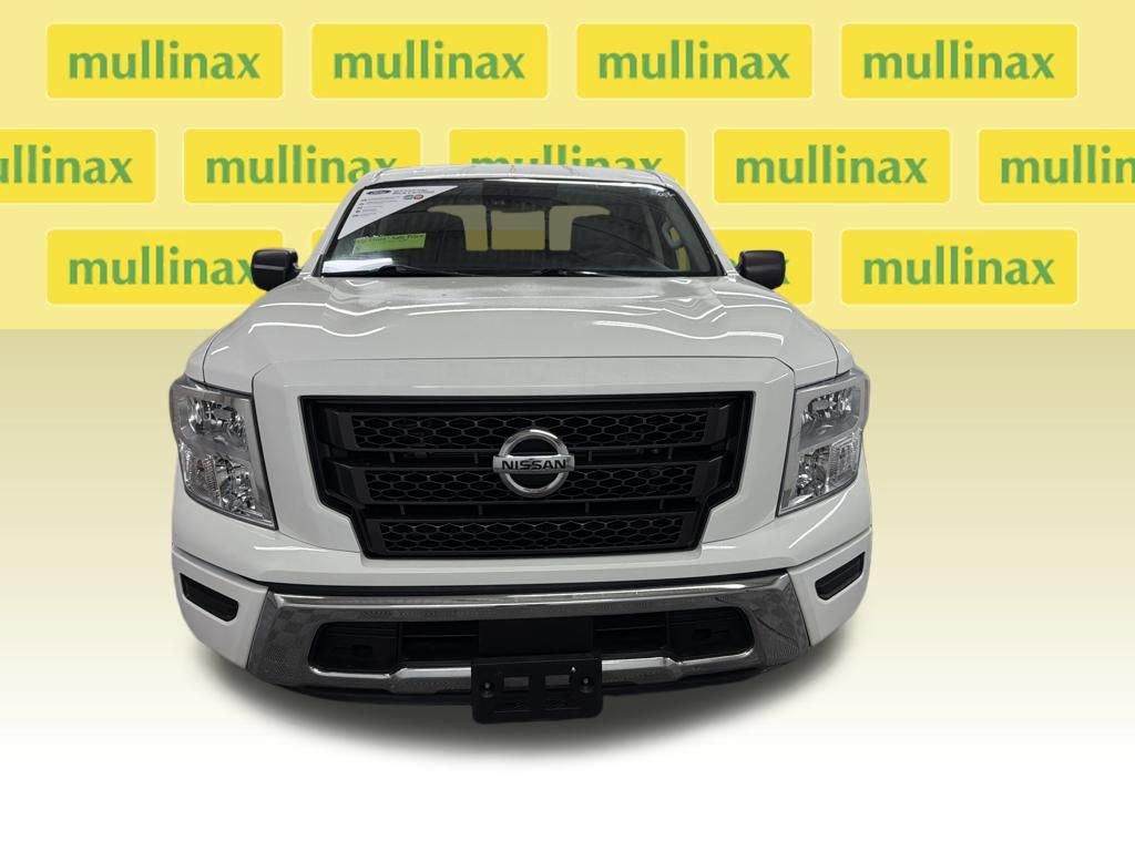 Used 2022 Nissan Titan SV image 8