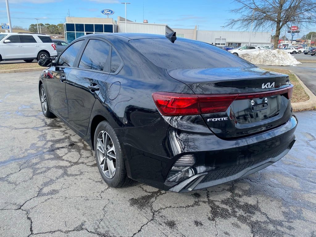 Used 2022 Kia Forte LXS w/ LXS Technology Package image 3