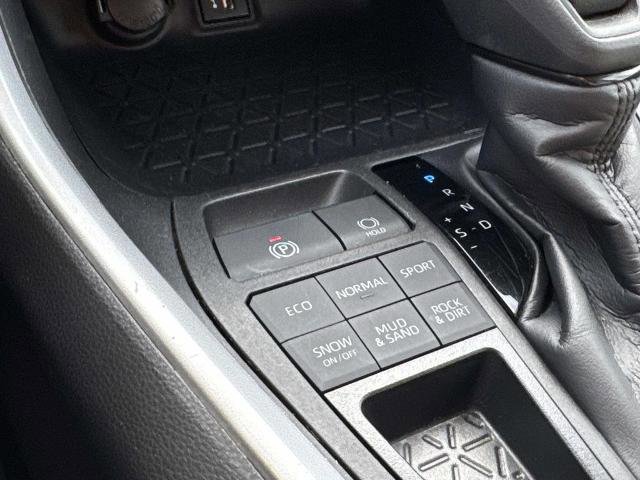 Used 2024 Toyota RAV4 LE AWD/4WD image 30