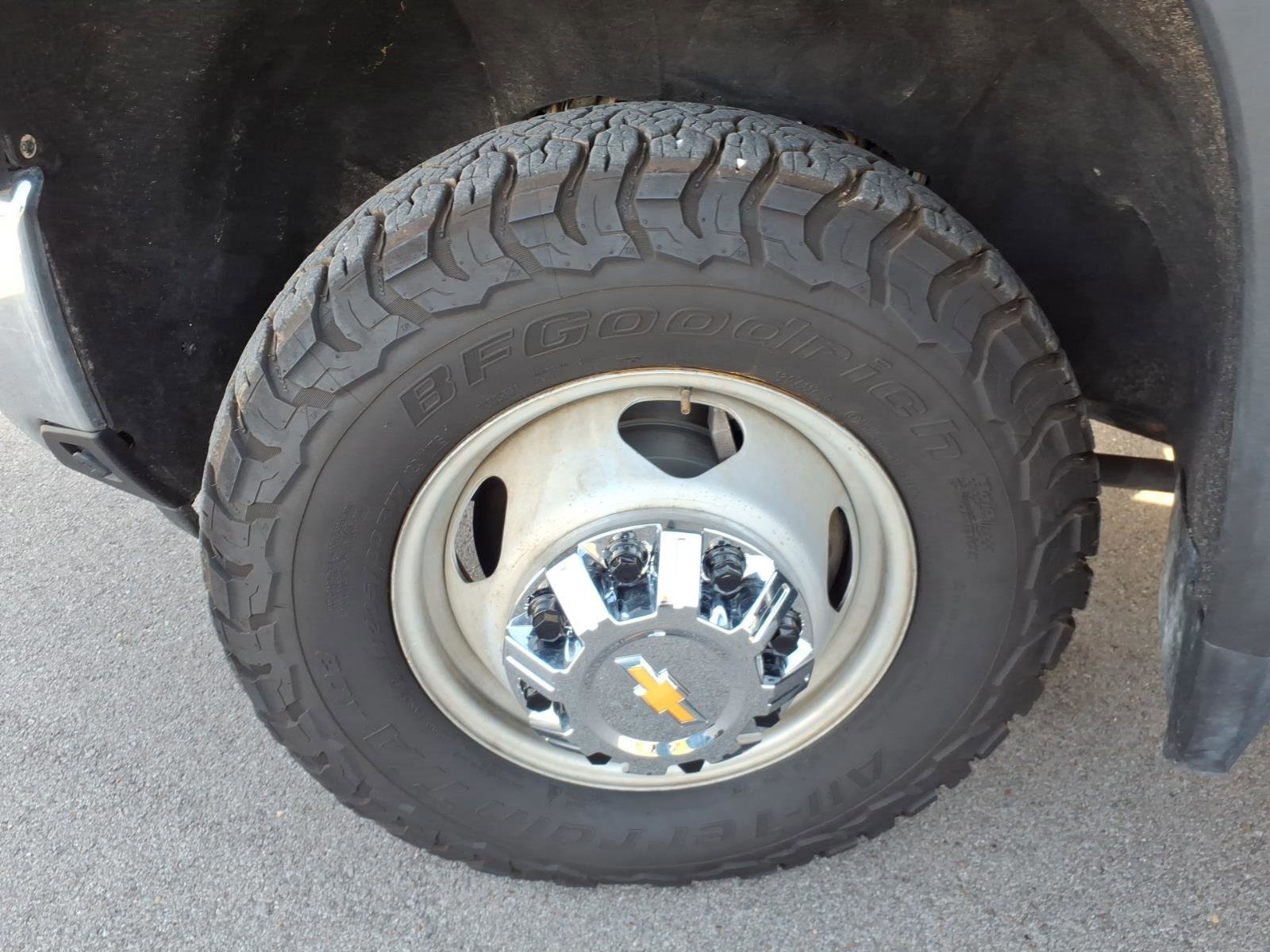 Used 2024 Chevrolet Silverado 3500 LT w/ Convenience Package image 9