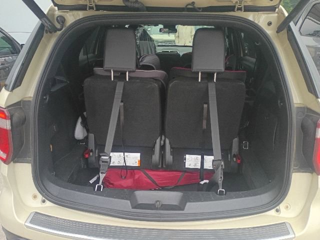Certified 2018 Ford Explorer XLT w/ Equipment Group 202A FWD image 8