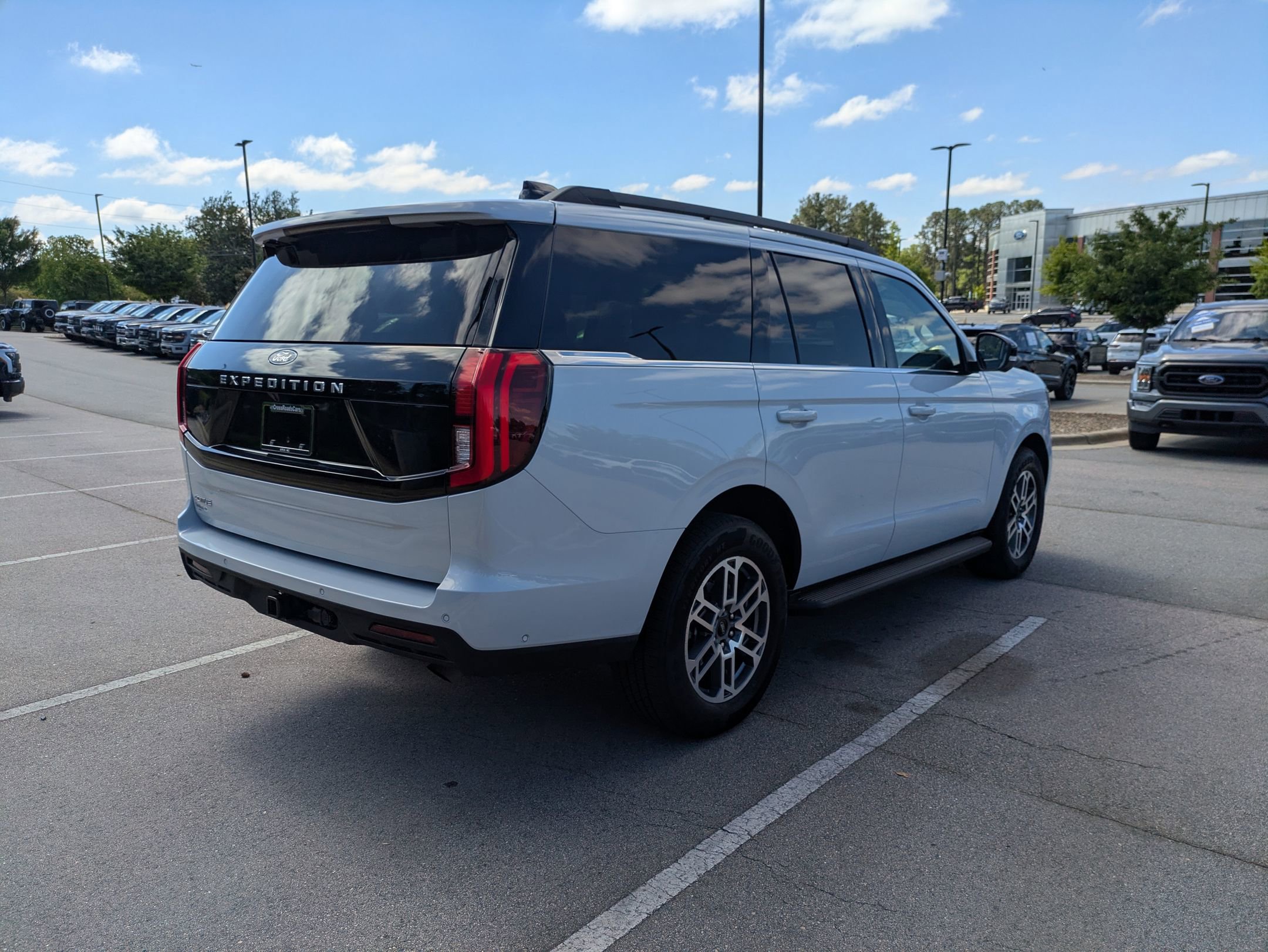 Certified 2025 Ford Expedition Active RWD image 4
