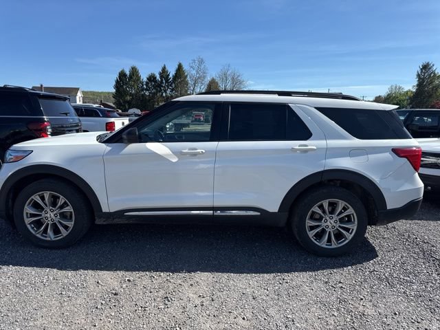 Certified 2023 Ford Explorer XLT w/ Equipment Group 202A AWD/4WD image 9