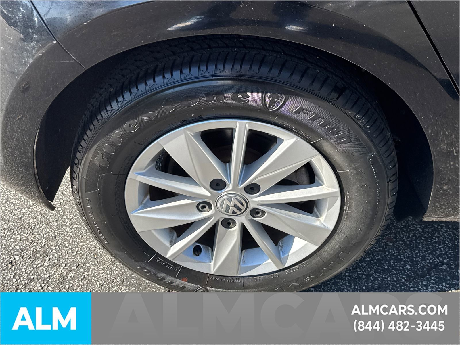 Used 2017 Volkswagen Golf SE image 22