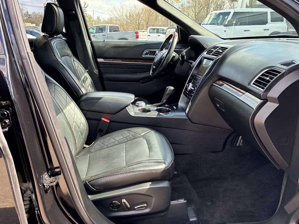 Certified 2018 Ford Explorer Platinum image 9