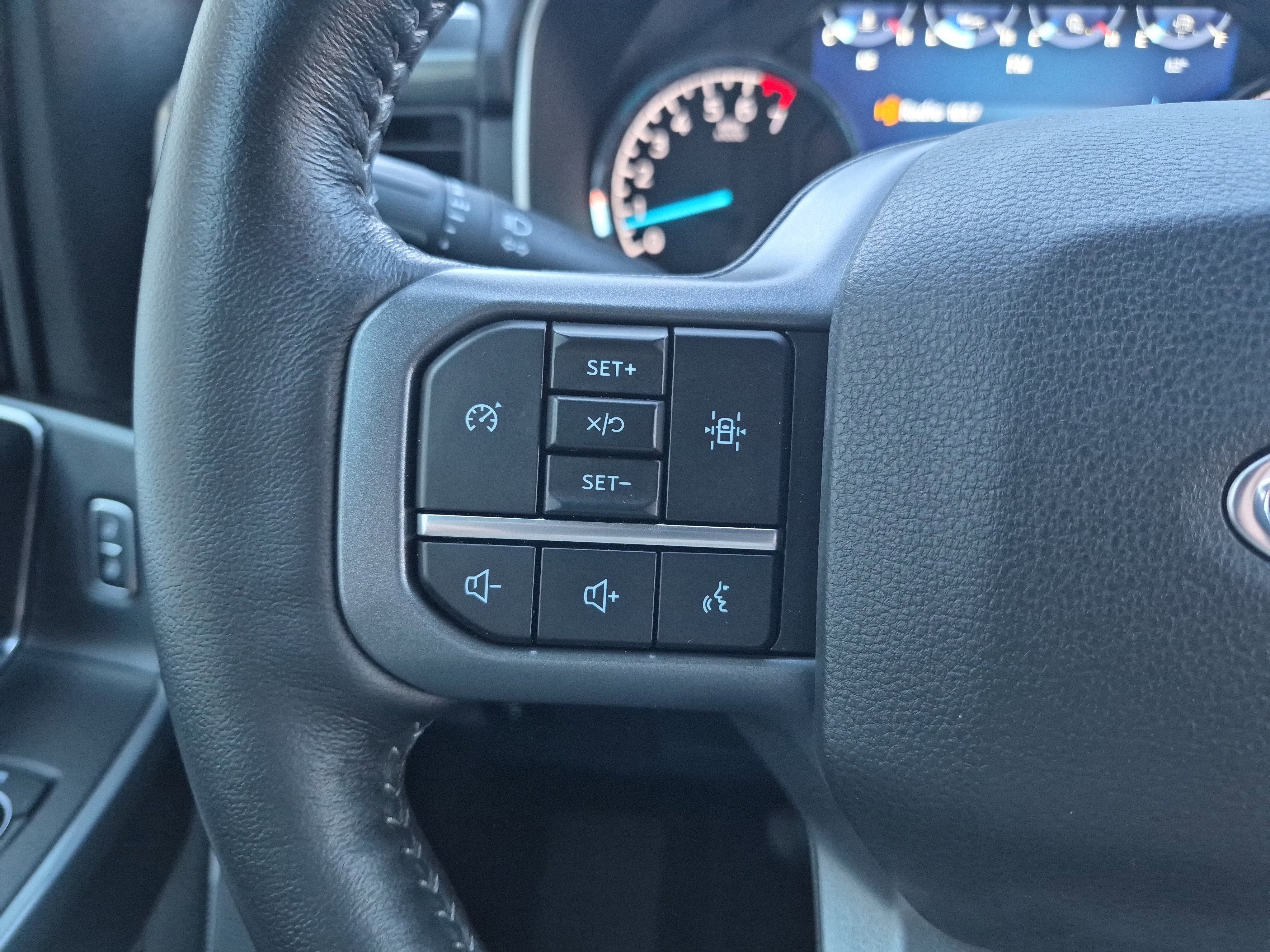 Certified 2022 Ford F150 XLT w/ Equipment Group 302A High image 27