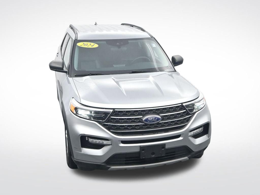Certified 2024 Ford Explorer XLT w/ Equipment Group 202A image 25