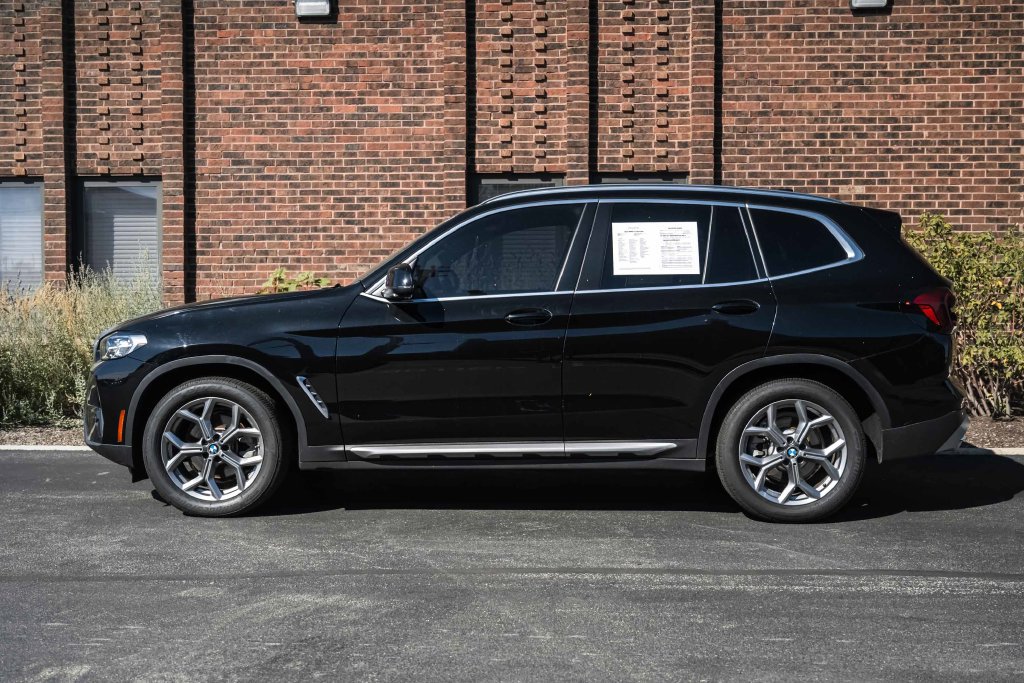 Used 2023 BMW X3 xDrive30i w/ Premium Package AWD/4WD image 3