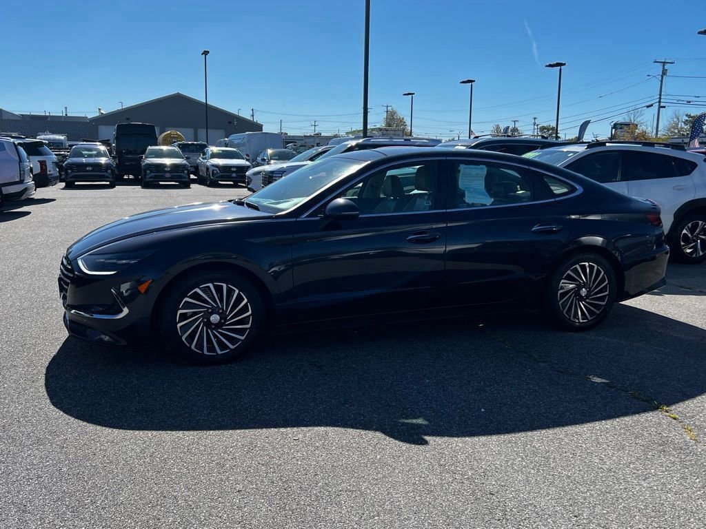Used 2021 Hyundai Sonata Limited w/ Cargo Package image 2