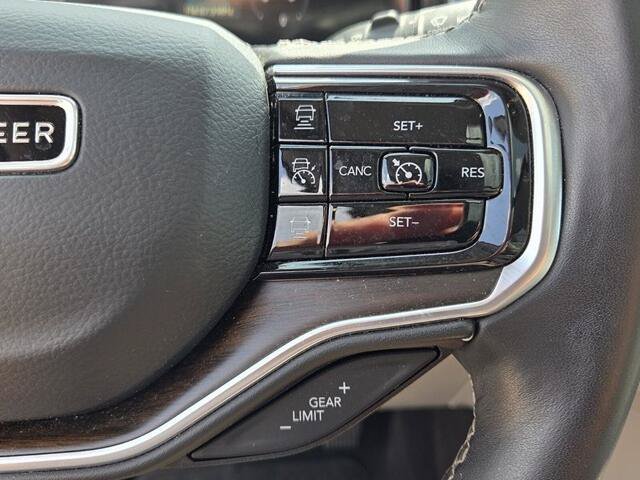 Used 2022 Jeep Grand Wagoneer Series I AWD/4WD image 28