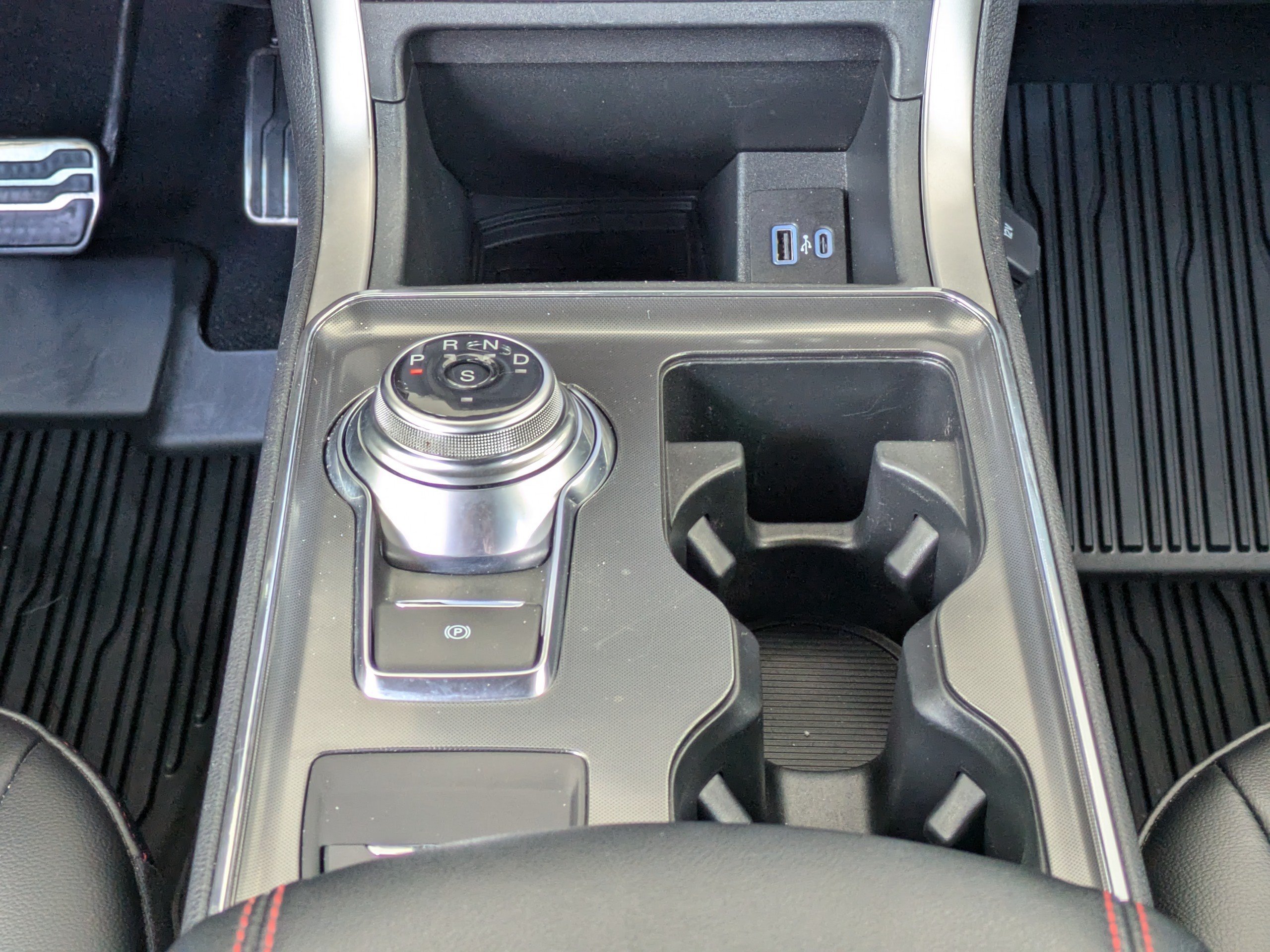 Certified 2024 Ford Edge ST-Line AWD/4WD image 20