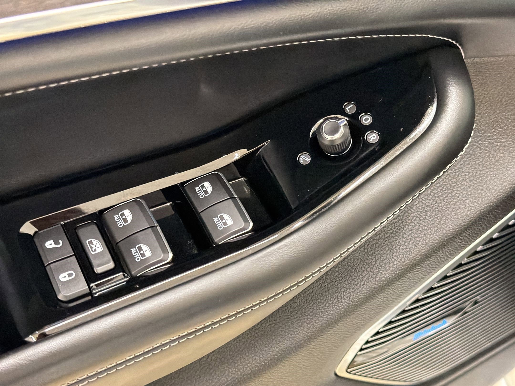 Used 2022 Jeep Grand Cherokee Overland image 13