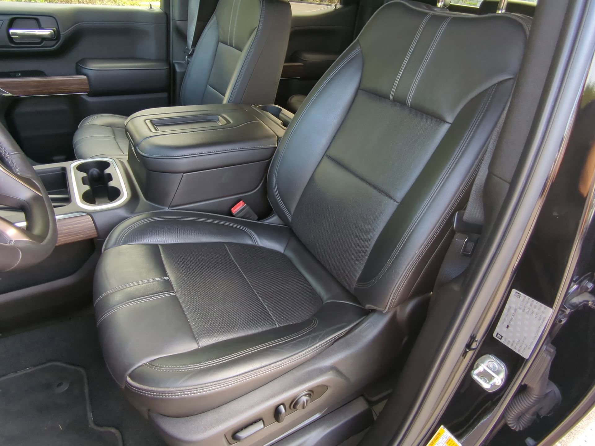 Used 2019 Chevrolet Silverado 1500 High Country w/ Technology Package image 57