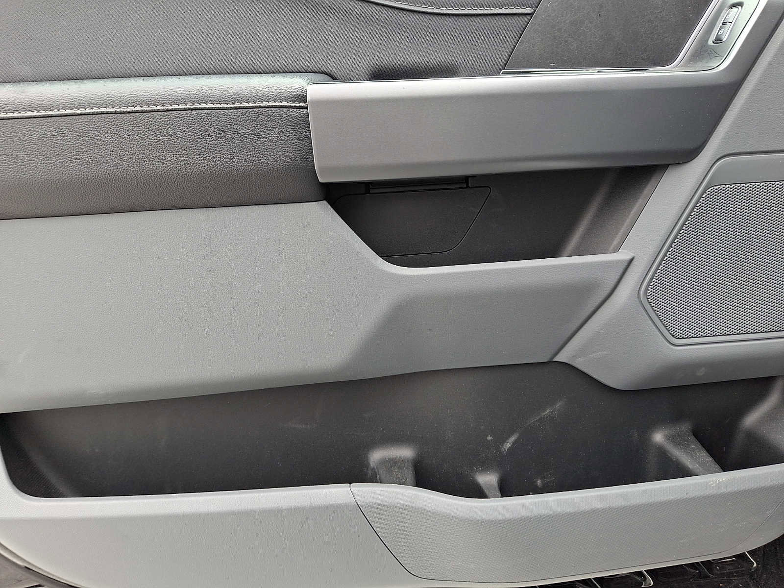 Certified 2024 Ford F150 XLT w/ Mobile Office Package image 12