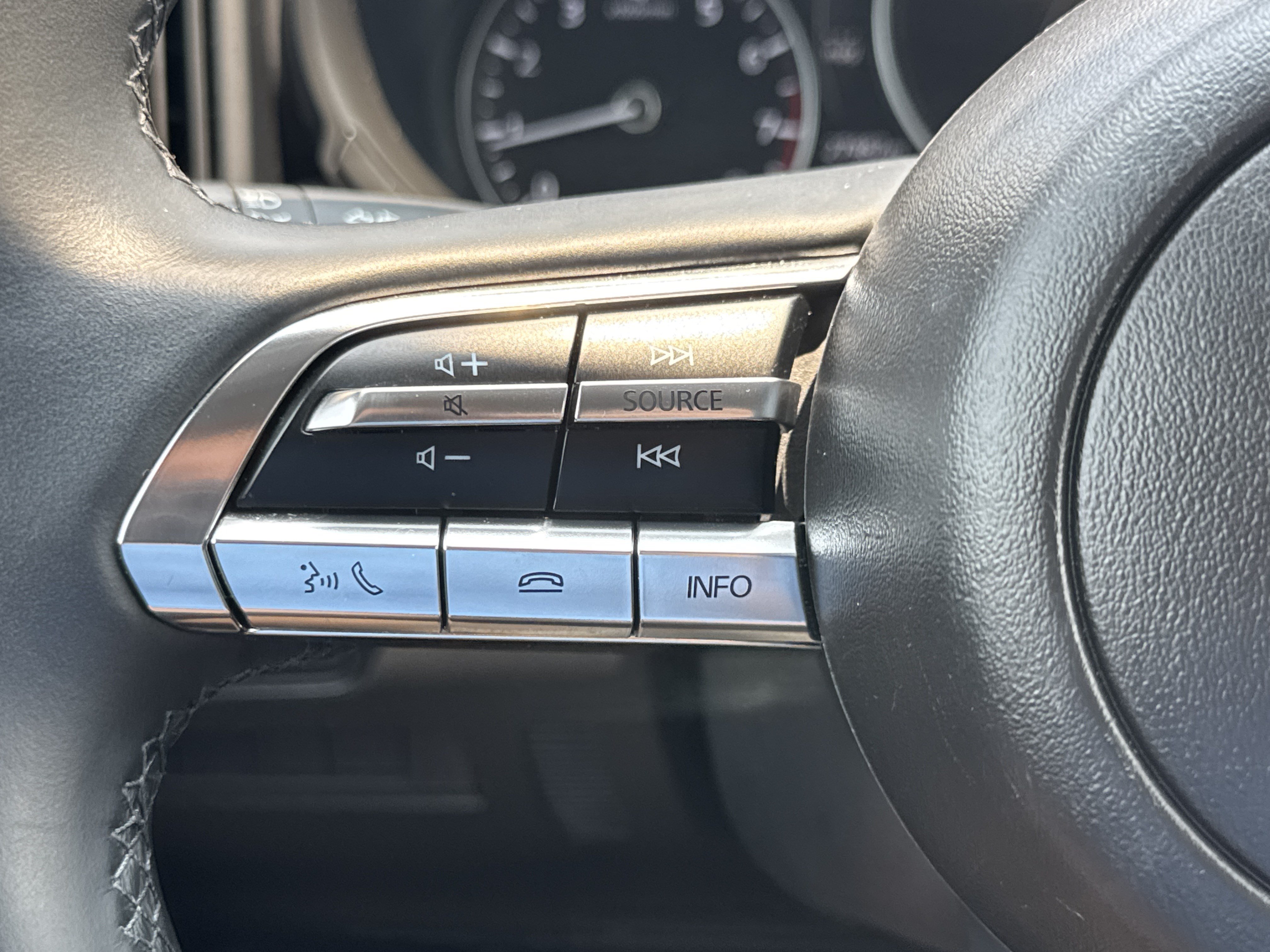 Used 2025 MAZDA CX-50 AWD 2.5 S w/ Premium Package image 16