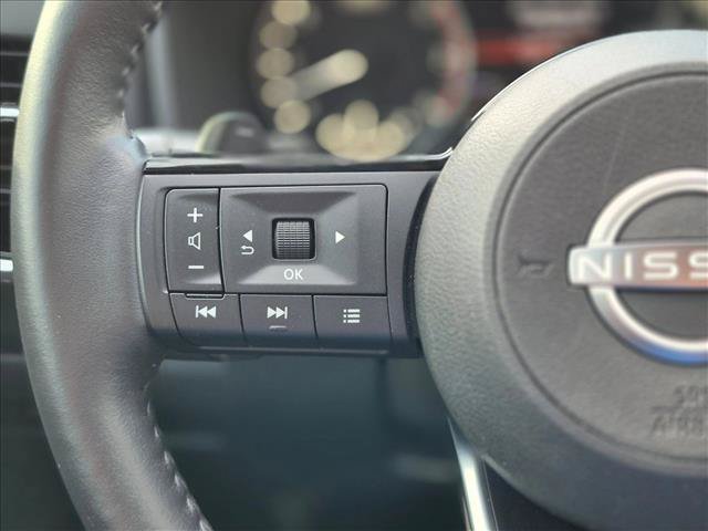 Used 2023 Nissan Rogue SL AWD/4WD image 13