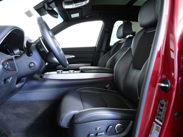 Used 2024 Genesis GV70 2.5T w/ Sport Prestige Package image 16