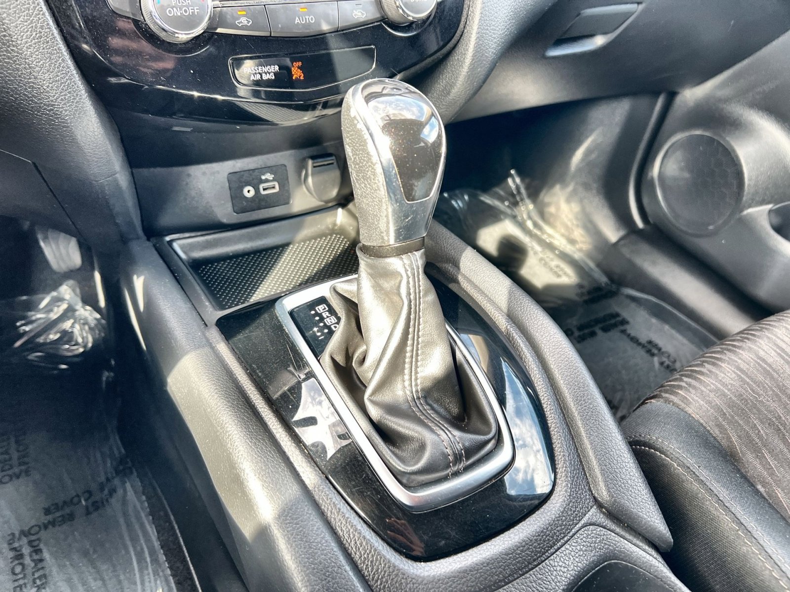 Used 2018 Nissan Rogue SV w/ Premium Package FWD image 30