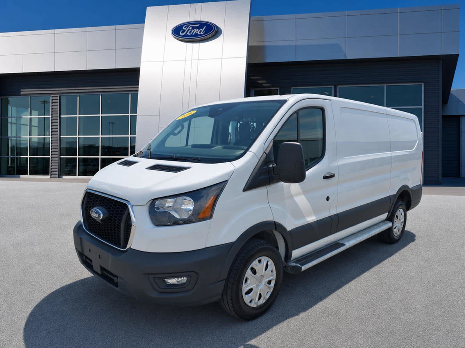 Certified 2025 Ford Transit 250 Low Roof w/ Exterior Upgrade Package RWD image 4