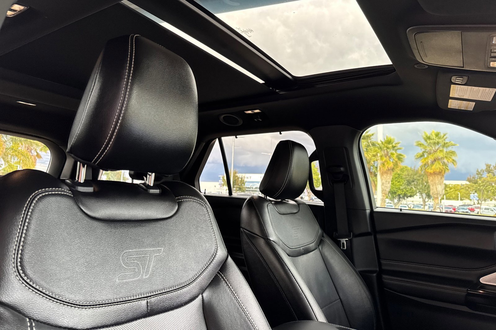 Certified 2022 Ford Explorer ST w/ Equipment Group 401A image 21