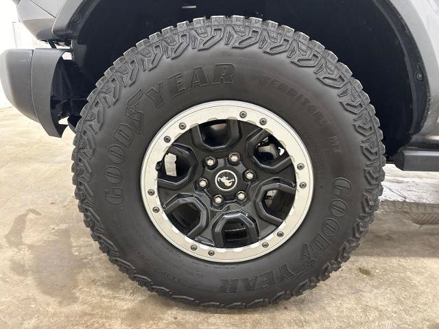 Certified 2022 Ford Bronco Black Diamond w/ Sasquatch Package AWD/4WD image 11